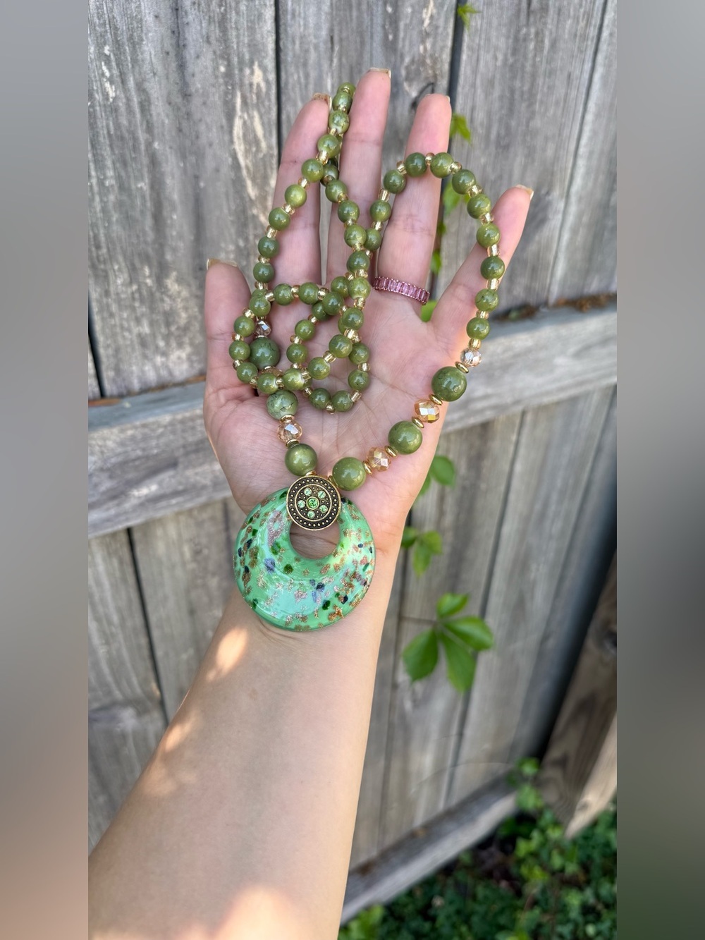 Elegant Summer Green Beaded Pendant Necklace - Picture 4 of 5